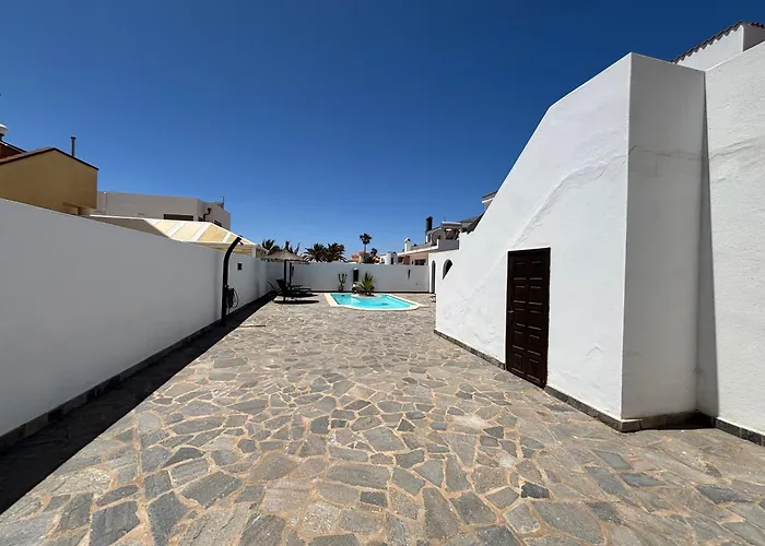 Waikiki, Private Pool, Beaches & Nightlife *