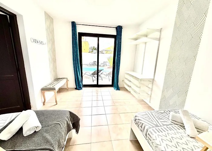 Waikiki, Private Pool, Beaches & Nightlife Corralejo