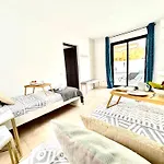 Waikiki, Private Pool, Beaches & Nightlife Corralejo