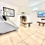 Waikiki, Private Pool, Beaches & Nightlife Villa Corralejo