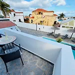 Waikiki, Private Pool, Beaches & Nightlife Villa Corralejo