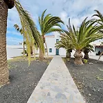 Waikiki, Private Pool, Beaches & Nightlife Villa Corralejo