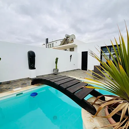 Villa 4-br, Sea-view Villa, Private Pool And Bbq, In Downtown! Corralejo