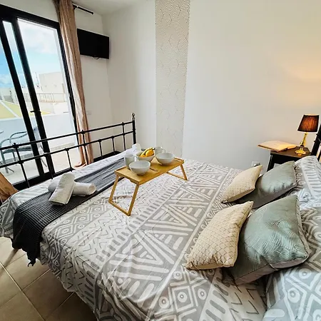 Villa 4-br, Sea-view Villa, Private Pool And Bbq, In Downtown! Corralejo