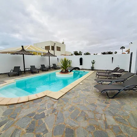 4-br, Sea-view Villa, Private Pool And Bbq, In Downtown!