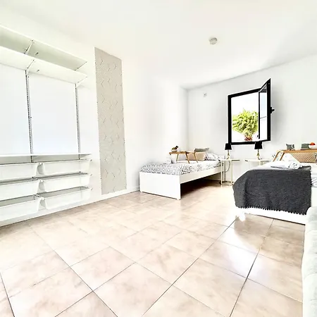 4-br, Sea-view Villa, Private Pool And Bbq, In Downtown! Villa Corralejo