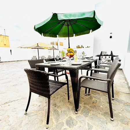 4-br, Sea-view Villa, Private Pool And Bbq, In Downtown!