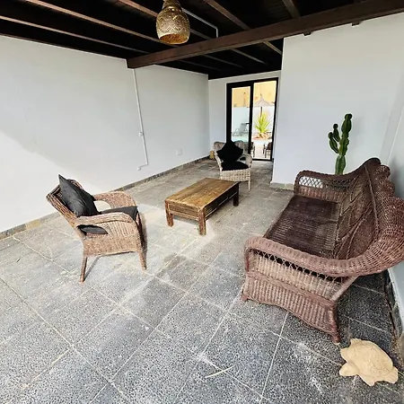 4-br, Sea-view Villa, Private Pool And Bbq, In Downtown! * Corralejo