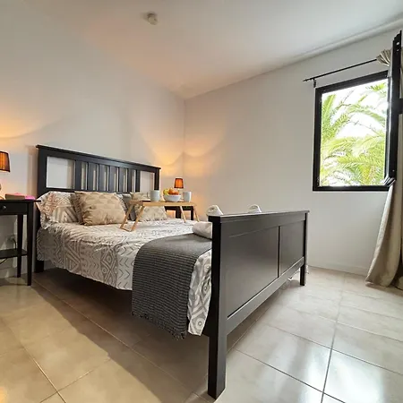 4-br, Sea-view Villa, Private Pool And Bbq, In Downtown! Villa Corralejo