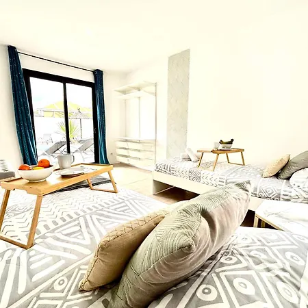 4-br, Sea-view Villa, Private Pool And Bbq, In Downtown! Corralejo