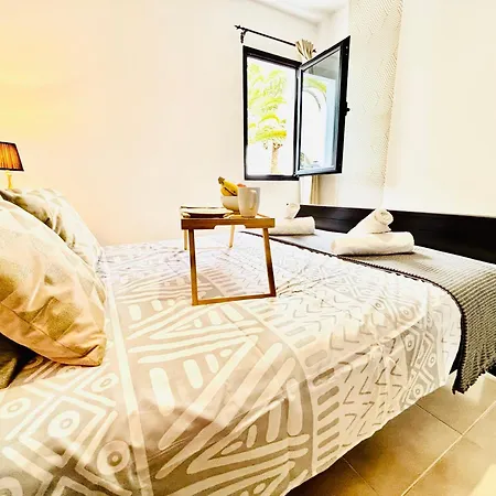 Villa 4-br, Sea-view Villa, Private Pool And Bbq, In Downtown! Corralejo