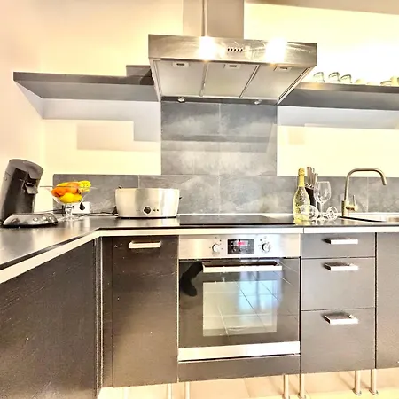 4-br, Sea-view Villa, Private Pool And Bbq, In Downtown! Corralejo