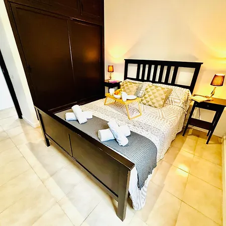 Villa 4-br, Sea-view Villa, Private Pool And Bbq, In Downtown!