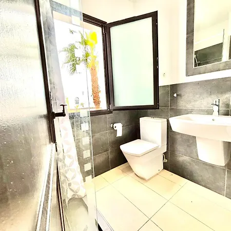 4-br, Sea-view Villa, Private Pool And Bbq, In Downtown! Villa