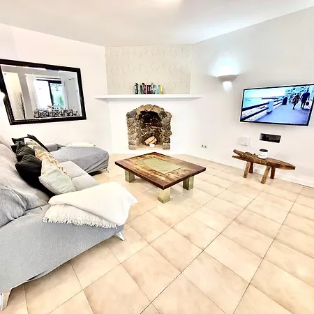 4-br, Sea-view Villa, Private Pool And Bbq, In Downtown! Corralejo