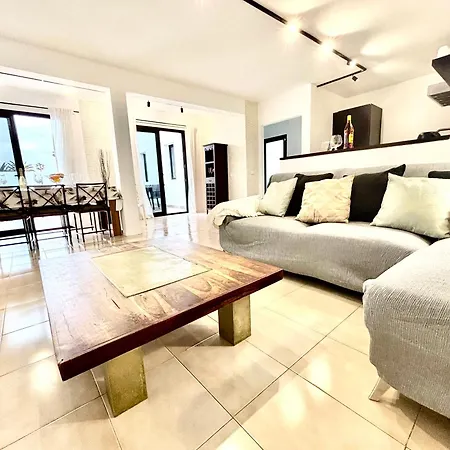 4-br, Sea-view Villa, Private Pool And Bbq, In Downtown! Corralejo