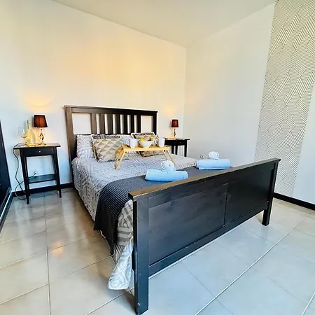 4-br, Sea-view Villa, Private Pool And Bbq, In Downtown! Villa Corralejo