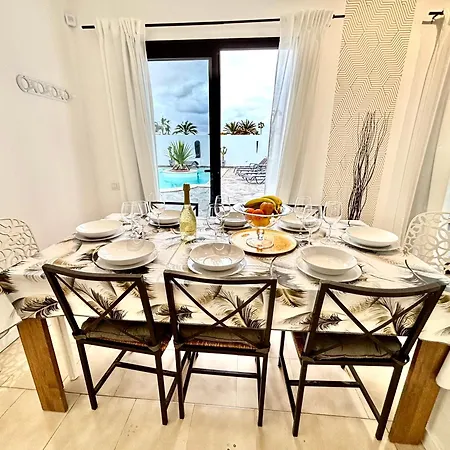 Villa 4-br, Sea-view Villa, Private Pool And Bbq, In Downtown! *