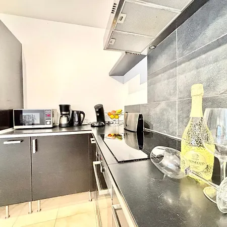 4-br, Sea-view Villa, Private Pool And Bbq, In Downtown! Villa *