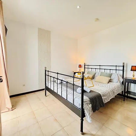 4-br, Sea-view Villa, Private Pool And Bbq, In Downtown! Villa Corralejo