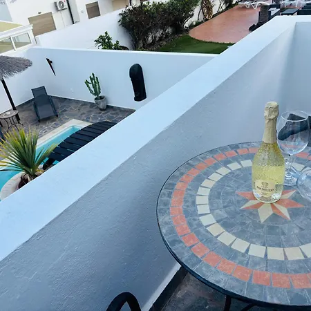 4-br, Sea-view Villa, Private Pool And Bbq, In Downtown!