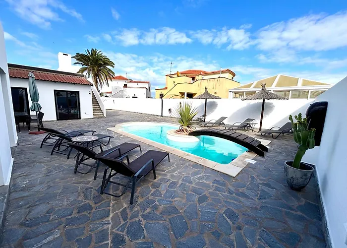 Waikiki, Private Pool, Beaches & Nightlife Villa Corralejo