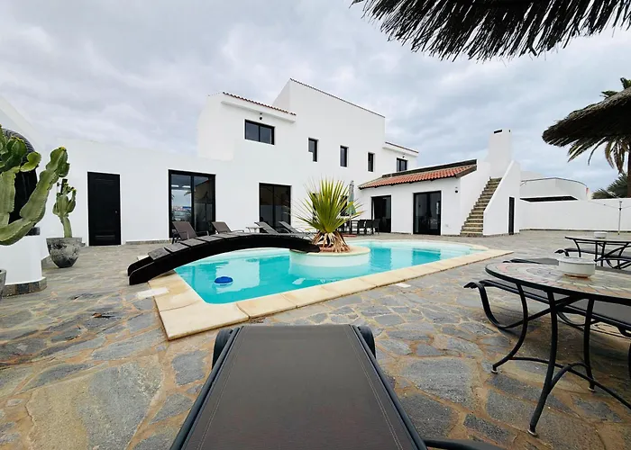 Waikiki, Private Pool, Beaches & Nightlife Corralejo