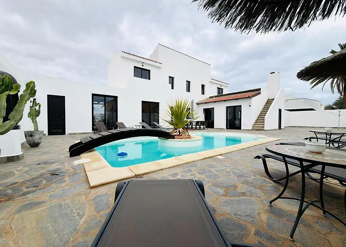 Waikiki, Private Pool, Beaches & Nightlife Villa *