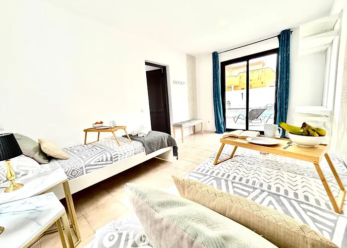 Waikiki, Private Pool, Beaches & Nightlife Corralejo