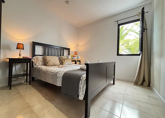 Waikiki, Private Pool, Beaches & Nightlife Villa Corralejo