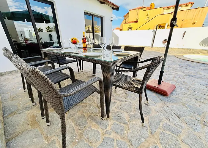 Waikiki, Private Pool, Beaches & Nightlife * Corralejo