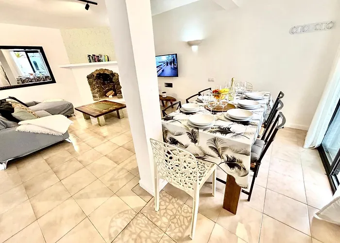 Waikiki, Private Pool, Beaches & Nightlife * Corralejo