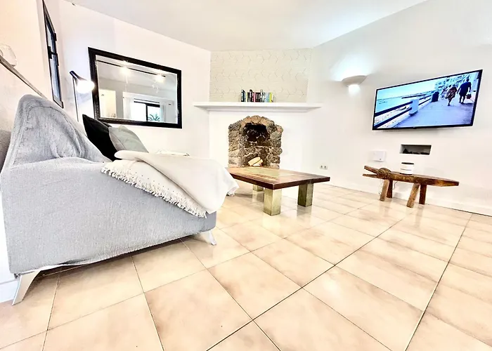 Waikiki, Private Pool, Beaches & Nightlife Villa Corralejo