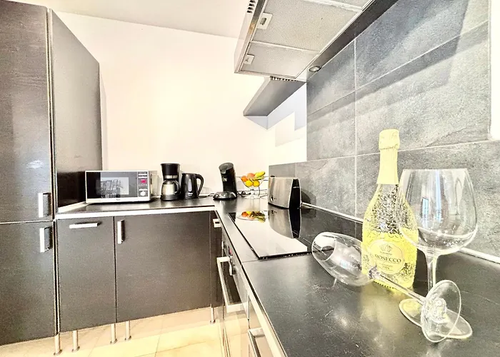 Waikiki, Private Pool, Beaches & Nightlife Villa *