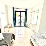 Waikiki, Private Pool, Beaches & Nightlife Κοραλέχο