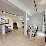 Waikiki, Private Pool, Beaches & Nightlife * Κοραλέχο