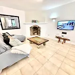 Waikiki, Private Pool, Beaches & Nightlife Κοραλέχο