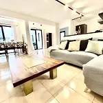Waikiki, Private Pool, Beaches & Nightlife Κοραλέχο
