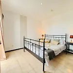 Waikiki, Private Pool, Beaches & Nightlife Βίλα Κοραλέχο